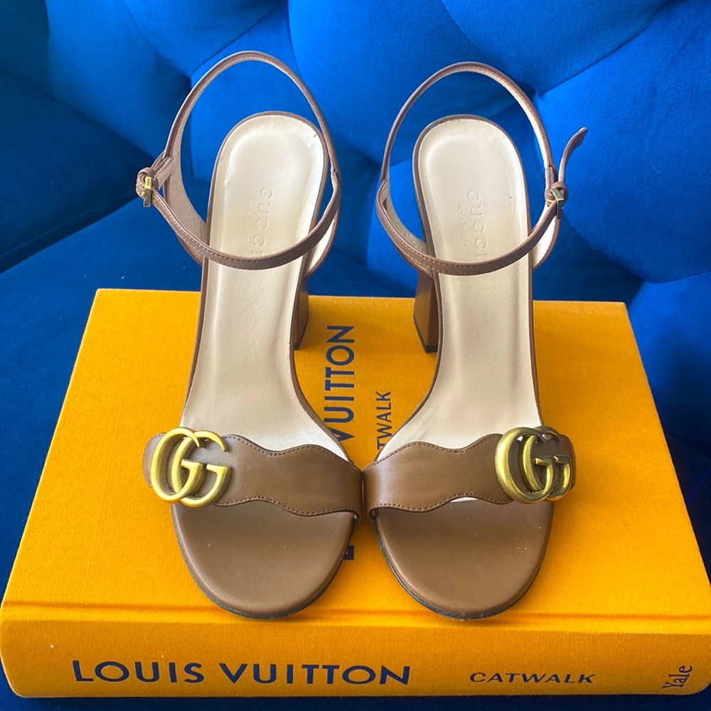 GUCCI Marmont Logo Leather Sandal